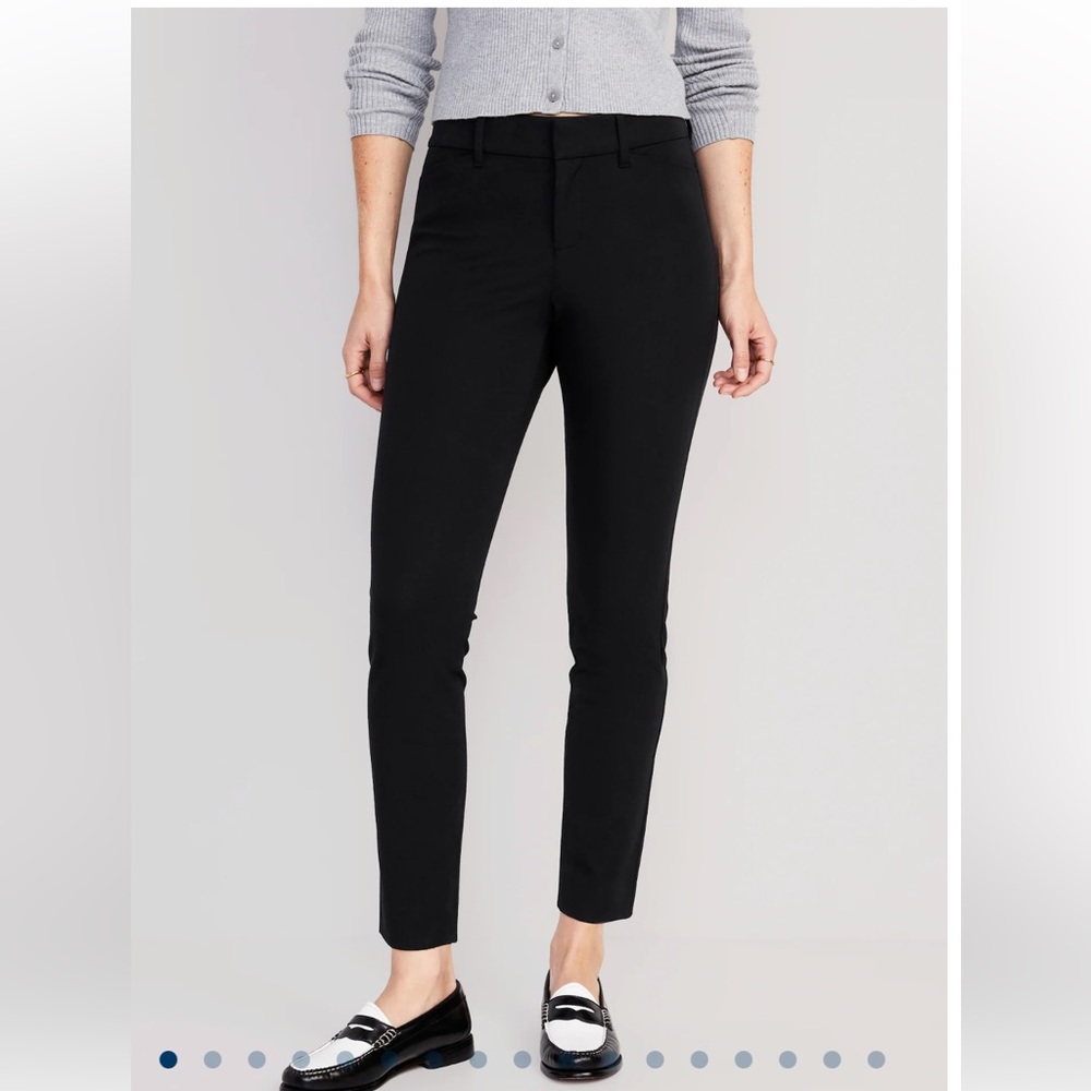 Old navy pixy mid rise pants size 4